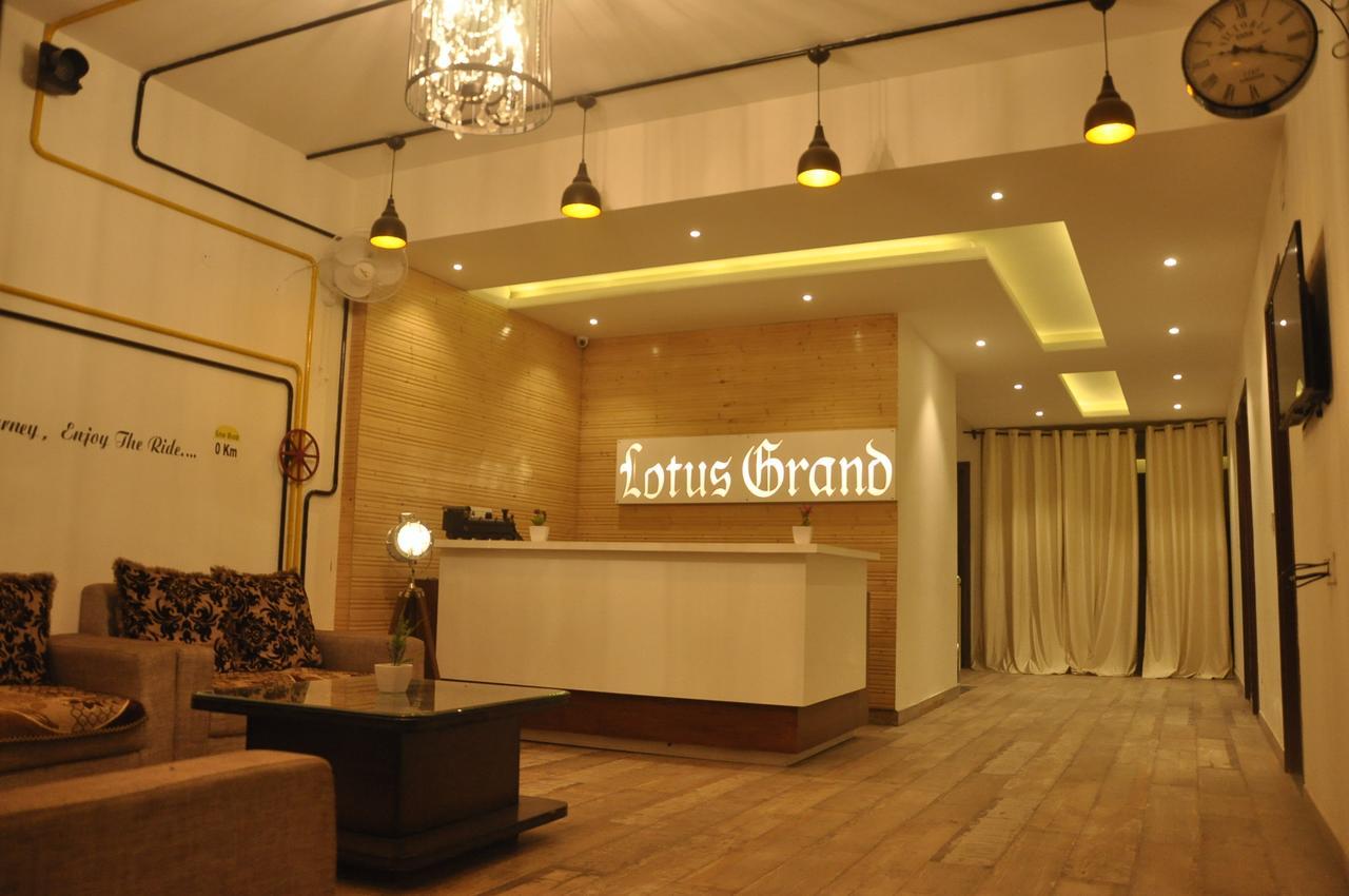 Lotus Grand Akm Hotel Kālka Exterior foto
